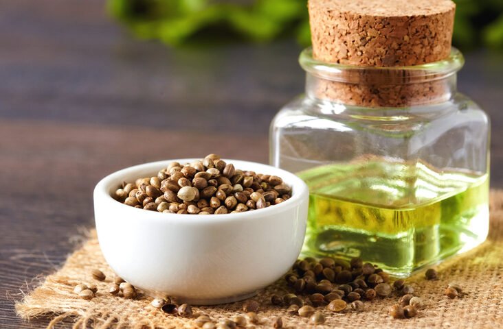 Hempseed oil and seed in a bowl