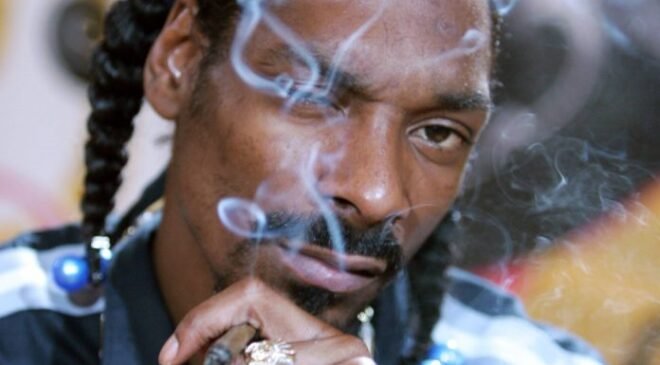 Snoop Dogg smoking marijuana 2